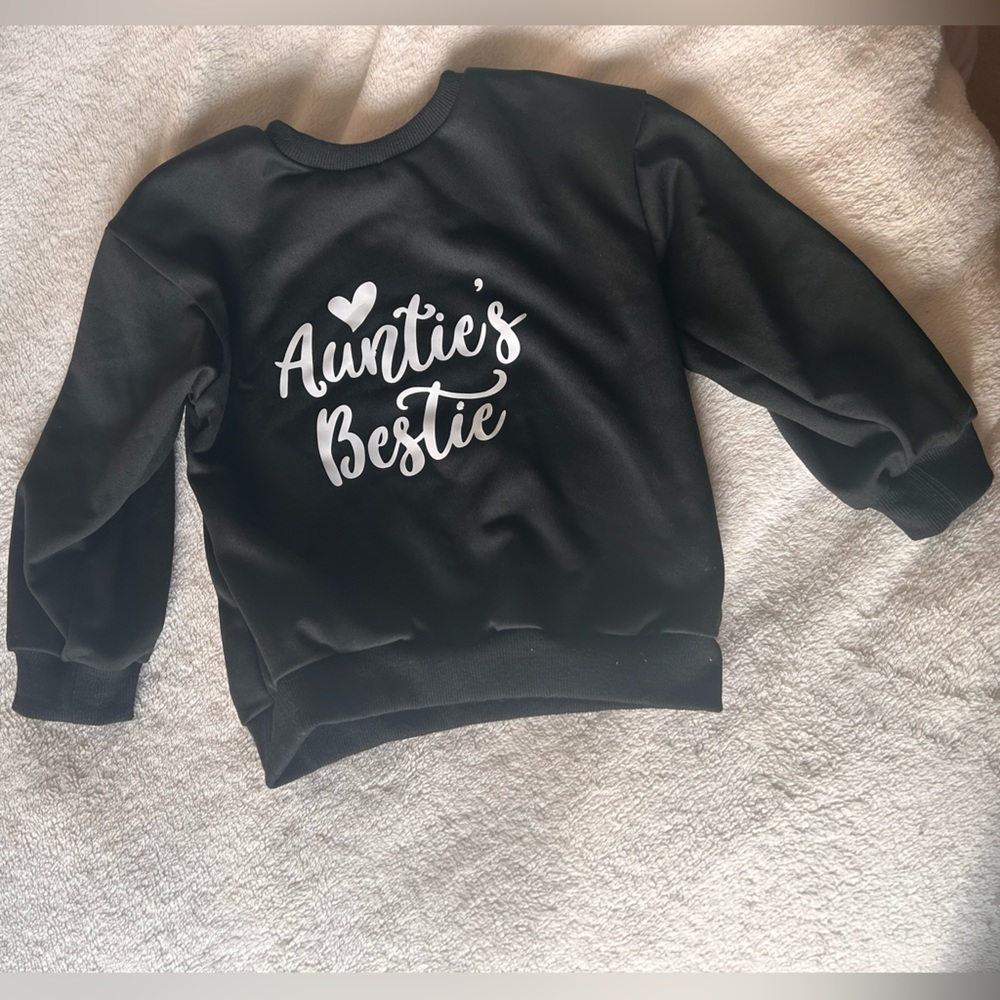 Auntie’s Bestie Black Sweatshirt Girls Sz 5-6y